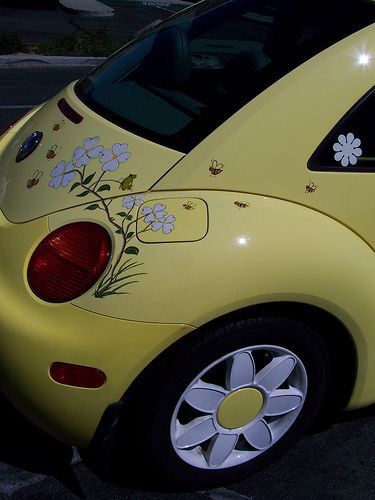 Beetle Car Decor, Vw Beetle Accessories, Car Interior Diy, Hippie Car, Bug Car, Car Deco, Volkswagen Bug, Beetle Car, Beetle Bug