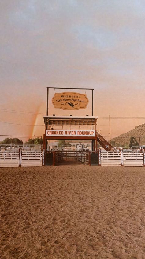 Rodeo Aesthetic, Country Backgrounds, Rodeo Time, Western Prints, Cowboy Aesthetic, Western Photography, Rodeo Life, Western Life, Cowgirl Aesthetic