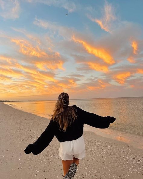 All Posts • Instagram Sunrise Beach Poses, Beach Sunrise Pictures Poses, Beach Sunrise Poses Photo Ideas, Sunrise Beach Pictures Instagram, Sunrise Beach Photoshoot, Beach Sunrise Senior Pictures, Sunrise Pictures, Sunrise Beach, Beach Photoshoot