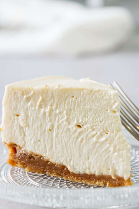 Perfect Cheesecake, Homemade Graham Cracker Crust, Biscuits Graham, Pudding Flavors, Cheesecake Recipes Classic, Homemade Graham Crackers, Cheesecake Pudding, Homemade Cheesecake, Classic Cheesecake