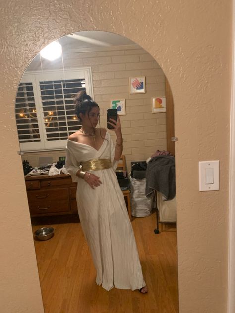 Diy Goddess Costume, Diy Greek Goddess Costume, Toga Outfit, Goddess Ideas, Greek Goddess Costume Diy, Goddess Costume Diy, Greek Goddess Outfit, Athena Costume, Greek Toga