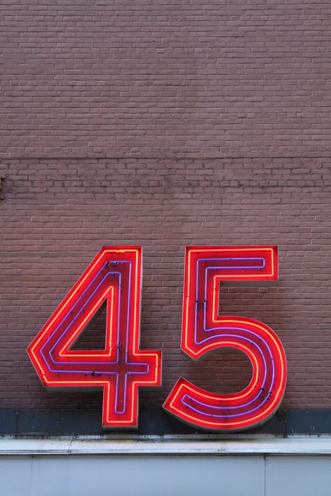 Numbers of New York feeldesain45 Wayfinding Signage, Types Of Lettering, Neon Art, Environmental Graphics, 3d Logo, Typography Letters, Design Typography, Typography Inspiration, Corporate Design