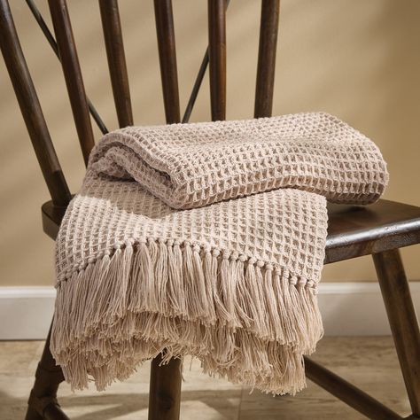 Wrap yourself in heartwarming country charm and comfort. Crafted with a soft waffle weave pattern, our Elly Pebble Throw not only provides visual interest but also adds a layer of luxury, making it an inviting addition to your sofa, bed, or armchair. Find it here: https://www.langegeneralstore.com/collections/throws #getcozy #farmhousedecor #giftsforher #countrydecor #throwblanket #livingroomdecor #bedroomdecor Neutral Farmhouse, Pebble Color, Fall Country, Park Designs, Home Decor Quotes, Knit Throw, Woven Throw Blanket, Knit Throw Blanket, Cozy Throw Blanket