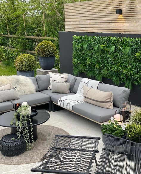 Garden Lounge Area, Sala Exterior, Courtyard Backyard, Bedroom 2024, Garden Lounge, Garden Inspo, Outside Patio, Outdoor Gardens Design, Backyard Inspo