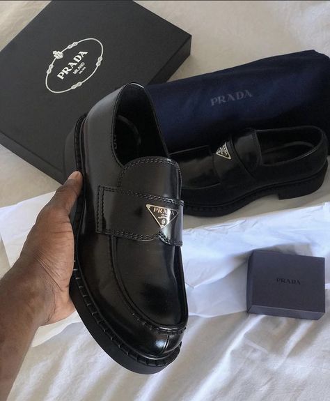 Loafers Aesthetic, Loafers Men Outfit, Platform Casual Shoes, Cozy Streetwear, Prada Loafers, Mens Smart Casual Outfits, Men's Streetwear, Classy Outfits Men, Men Dior