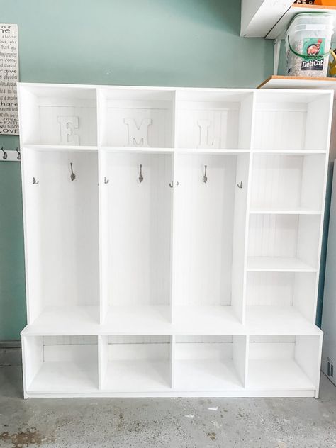 Bookbag Organization At Home, Garage Mudroom Ideas Diy, Mudroom Locker Ideas, Mudroom In Garage, Diy Kids Cubby, Bookbag Organization, Garage Drop Zone, Locker Hacks, Kids Mudroom