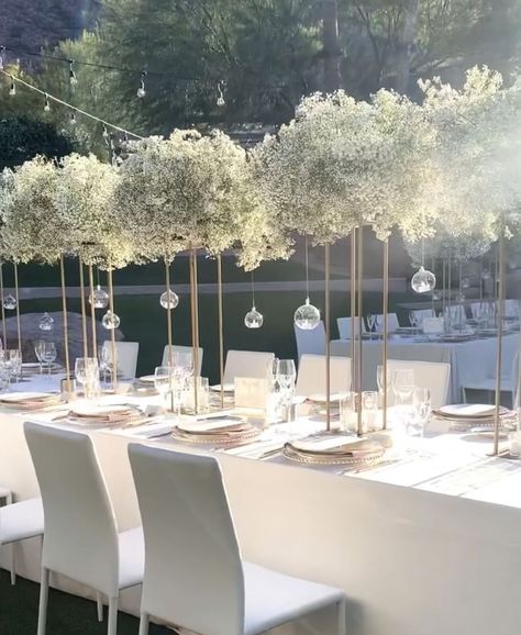 Wedding Gypsophila Table, Wedding Decorations Gypsophila, Gipsofila Wedding Decoration, Baby Breath Wedding Centerpieces, Floral Stands Wedding, Baby Breath Table Decor, Baby Breath Centerpiece Wedding, Fairy Lights Wedding Centerpieces, Gypsophila Wedding Table