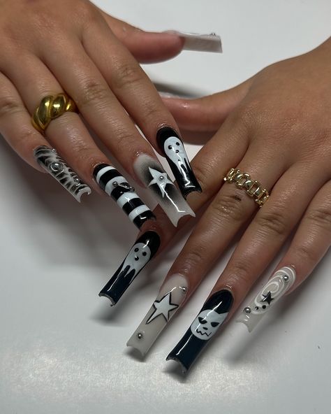 for my soul eater fans ᯓ★🎧ྀི༉‧₊˚🖤༉‧₊˚. client request, please tag inspo — #nailinspo #kawaiinails #nailsofinstagram #explore #757nailtech #dmvnails #virginiabeachnailtech #baddienails #acrylicnails #birthdaynails #757nails #virginiabeachnails #trendynails #explorepage #editorialnails tags - Virginia Beach nail tech 757 nail tech nail inspo explore page editorial nails Soul eater anime Hunter Hunter Nails, Soul Eater Nails Acrylic, Hxh Nails, Soul Eater Nails, Gangster Nails, Anime Themed Nails, Manga Nails, Editorial Nails, Soul Eater Anime