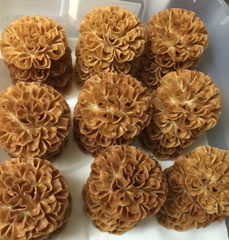 Lotus flower cookies Lotus Flower Cookies, Meal Courses, Hmong Food, Flower Desserts, Flower Cookies, Cookies Recipes, Flower Images, Lotus Flower, Cookie Recipes