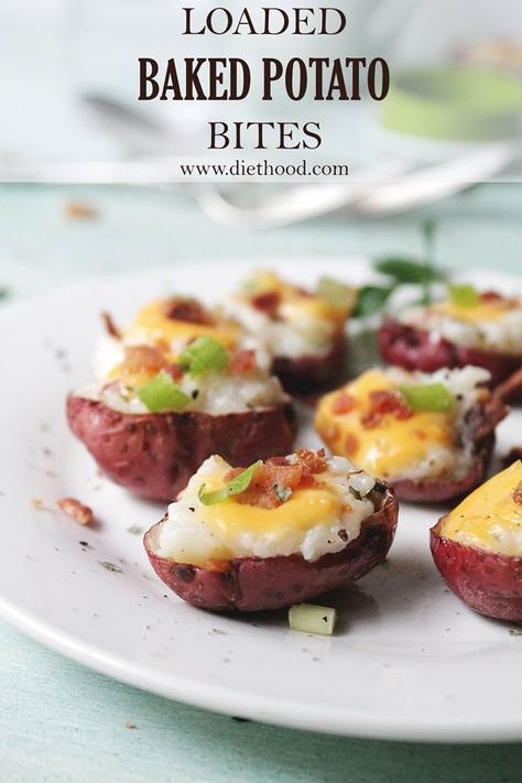 Loaded Baked Potato Bites | www.diethood.com | #potatoes #recipe #bacon Baked Potato Bites, Loaded Baked Potato Bites, Potatoes Stuffed, Red Potato, Loaded Baked Potato, Potato Bites, Loaded Baked Potatoes, Potato Skins, Football Food