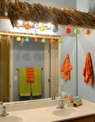 Love this, but think I could achieve the effect with two tension rods and a grass skirt.  Cute for a preteen/teen bath. Hawaii Theme Bathroom, Surf Bathroom, Tiki Bathroom, Fun Kids Bathroom, Lanai Ideas, Fun Lights, Kids Bathroom Ideas, Fun Towels, Tropical Bathroom