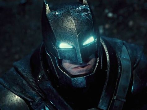 One writer for EW has seen 'Batman v Superman: Dawn of Justice,' and here's what he had to say. Batman V Superman Poster, Batman Gif, Batman Quotes, Ben Affleck Batman, Batman V Superman Dawn Of Justice, Batman Armor, Superman Dawn Of Justice, Dc Comics Wallpaper, Batman Poster