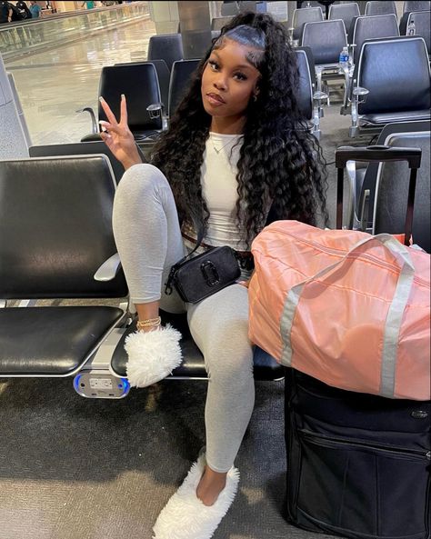 Airport Fits Black Women, Airport Outfits Black Women, Air Port Outfit Ideas, Airport Outfit Black Women, Baddie Airport Outfits, Airport Fit, Traveling Aesthetic, Air Port, Air Port Outfit