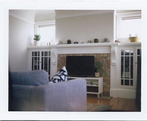 Television placement in front of fireplace Tv In Front Of Fireplace, Covering Fireplace, Unused Fireplace, Tv Placement, Craftsman Fireplace, Simple Fireplace, Tall Fireplace, My New Apartment, Fireplace Bookshelves