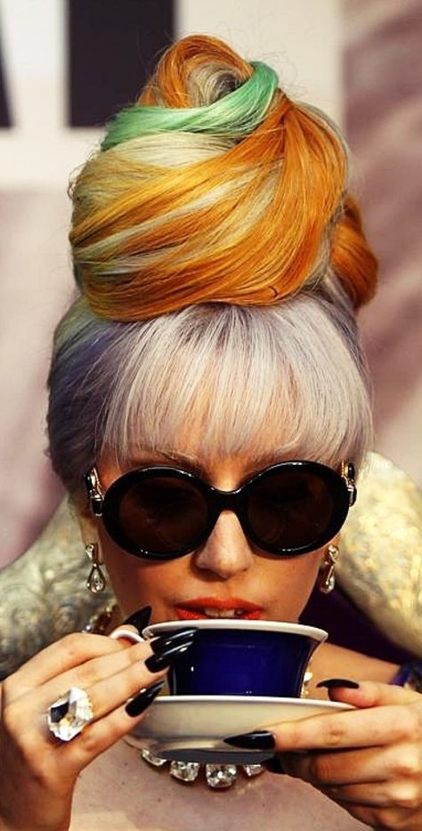 Lady Gaga In Vintage Persol Moshino Sunglasses From Vintage Frames - Vintage Frames Company Joanne Lady Gaga, Lady Gaga Pictures, Mother Monster, Oh My Goddess, Taylor Kinney, Colorful Hair, 인물 사진, Roberto Cavalli, Vintage Frames