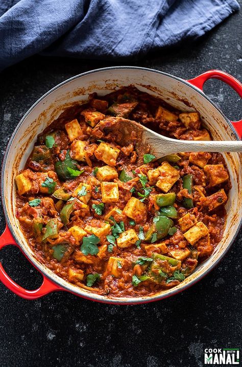 Kadai Paneer - Cook With Manali Indian Paneer Recipes, Kadai Paneer, Paneer Tikka Masala, Best Indian Recipes, Paneer Dishes, Veg Recipe, Desi Khana, Indian Vegetarian Recipes, Paneer Tikka