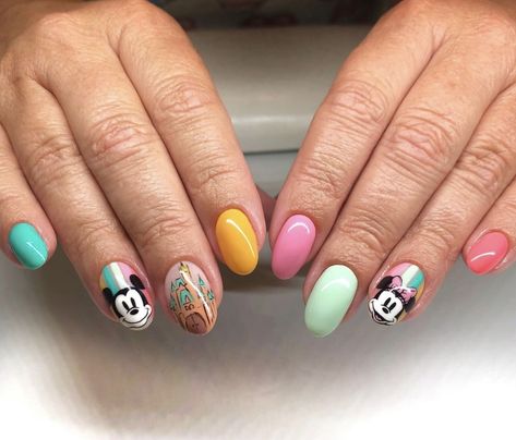 Colorful Mickey Nails, Trendy Disney Nails, Neon Disney Nails, Cute Disney Nail Designs, Disney Balloon Nails, Disney World Nails Designs, Pixar Nails, Mickey Mouse Nail Design, Disney World Nails