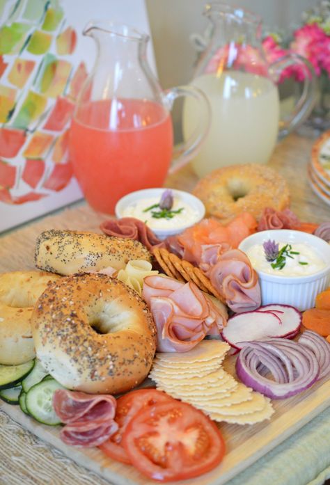 Loaded Bagel, Lunch Boards, Bagel Board, Easy Bagel, Graduation Brunch, Breakfast Platter, Breakfast Bagel, Christmas Morning Breakfast, Bagel Sandwich