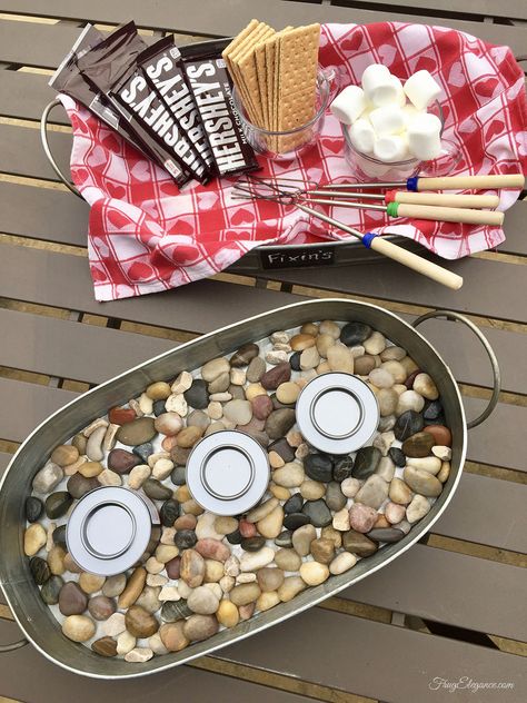 Camping Party Food, Smores Bar Party, Camping Party Foods, Indoor Camping Party, Indoor Smores, Food Movie, Easy Smores, Smores Party, Summer Activities For Toddlers