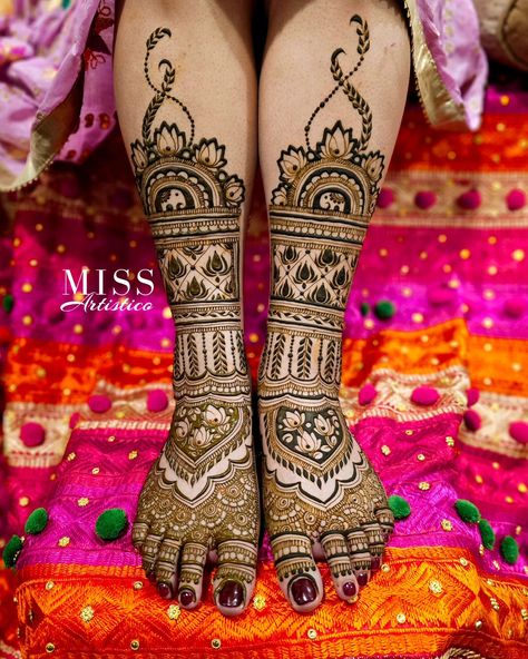 Stunning bridal henna feet design ✨️💗 Leg Bridal Mehndi Designs, Leg Bridal Mehendi Design, Leg Mehendi Design Bridal Mehndi, Full Leg Mehendi Design Bridal Mehndi, Bridal Mehendi Designs Legs Brides, Legs Mehndi Design Bridal, Bridal Mehendi Legs Designs, Mehendi Bridal Leg, Bridal Legs Mehndi