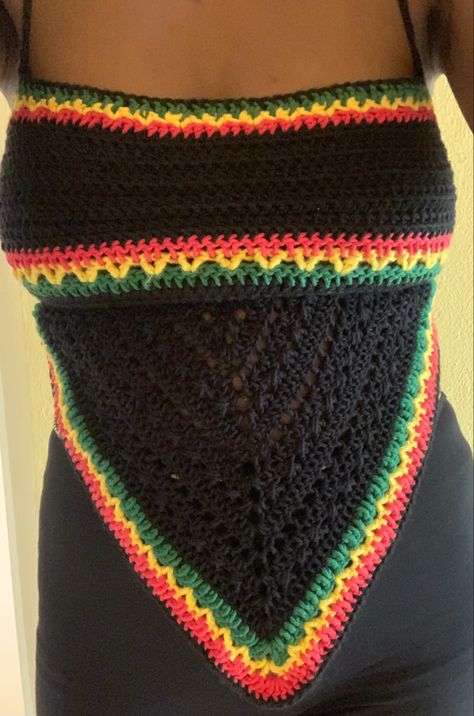 Rasta Bandana v stitch crochet tank top Crochet Bandana Top, Abstract Crochet, Bandana Crochet, V Stitch Crochet, Summer Pieces, Crochet Wearables, Crochet Bandana, Crocheting Projects, Knit Ideas