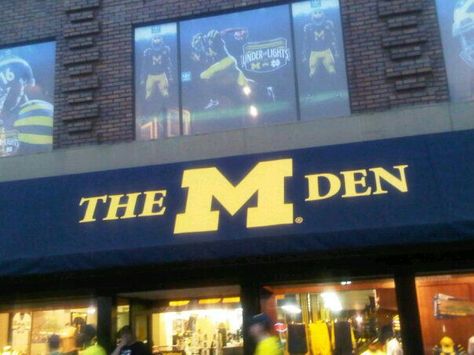 Downtown Ann Arbor Michigan Hockey, Dream University, Michigan Go Blue, Maize And Blue, Michigan Sports, Michigan University, Ann Arbor Michigan, Michigan Football, Dream College