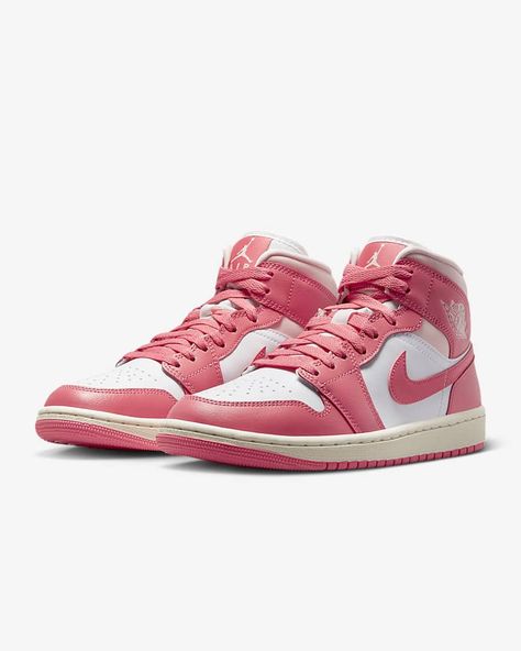 Air Jordan 1 Mid Women, Air Jordan 1 Women, Wmns Air Jordan 1, Jordan Sneaker, Dr Shoes, Jordan Model, Preppy Shoes, Jordans Women, Womens Air Jordans