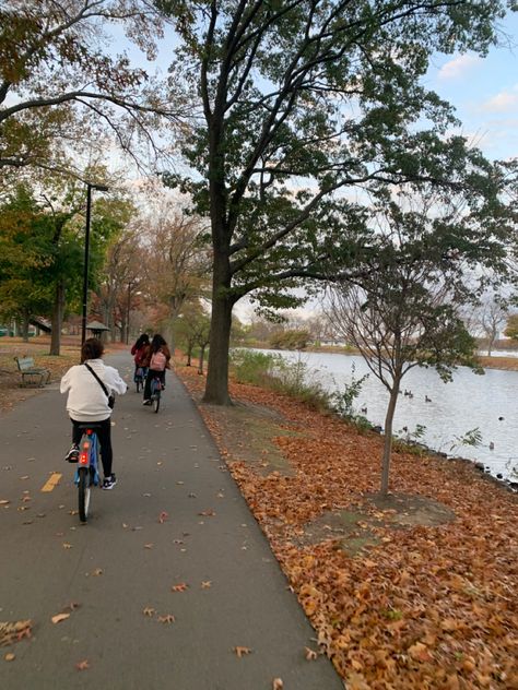 Biking In Fall Aesthetic, Morning Fall Aesthetic, Boston November, Fall Semester College Aesthetic, Fall School Morning, Autumn Bike Ride, Fall Running Aesthetic, Autumn Workout Aesthetic, Fall Bike Ride Aesthetic