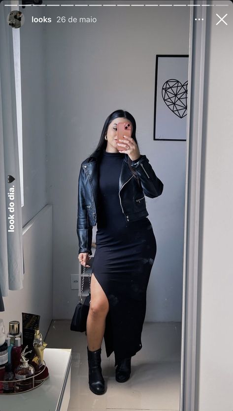 Fall Jean Dress Outfits, Black Leather Jacket With Dress, Black Dress Outfit Plus Size, All Black Smart Casual Outfit Women, Outfits Vestidos Largos, Black On Black Outfits, Cute All Black Outfits, All Black Outfit For Work, Unusual Beauty