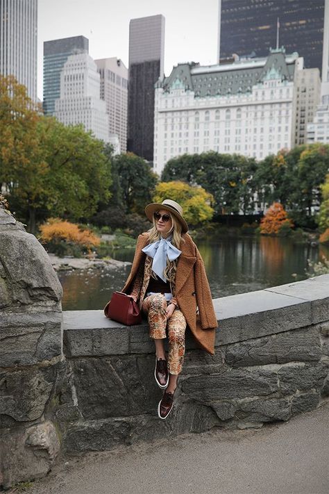 NYC PHOTOGRAPHY LOCATIONS // MY FAVORITE SPOTS | Atlantic-Pacific | Bloglovin’ Winter Central Park, Photoshoot In The City, Nyc Autumn, Foto Insta, York Outfits, Nyc Photoshoot, Nyc Guide, Blair Eadie, Photoshoot Locations