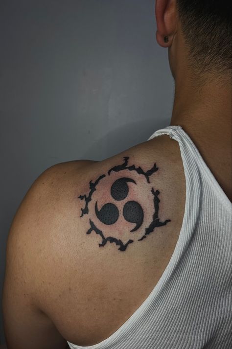 Akatsuki Tattoo Ideas, Akatsuki Tattoo, Crest Tattoo, Tattoos Inspo, Aztec Tattoo Designs, Naruto Tattoo, Aztec Tattoo, Anime Tattoo, Naruto Wallpaper