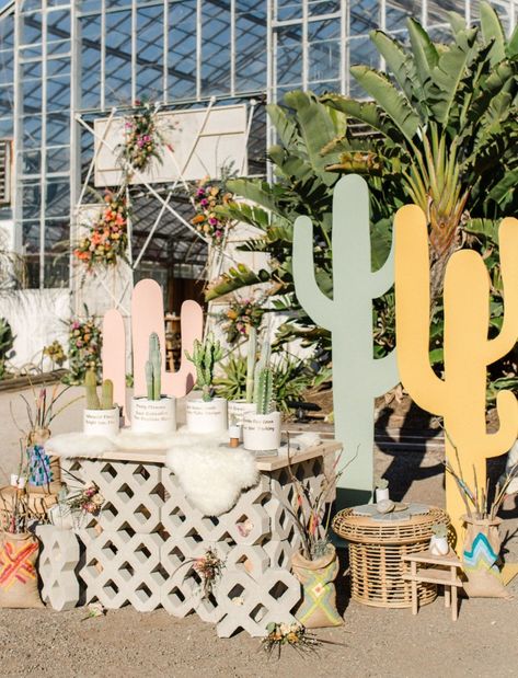 Desert Decoration Ideas, Cactus Backdrop, Festival Backdrop, Desert Backdrop, Coachella Birthday, Desert Party, Photowall Ideas, Coachella Party, Cactus Wedding