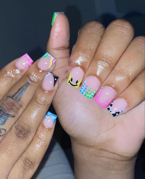 Nail Art Shorts, Short Acrylic Nails Emerald Green, Care Bear Nail Designs, Short Green Nails Acrylic, Kid Acrylic Nails, Short Nails With Designs, Kids Acrylic Nails, Bright Green Nails, Kid Nails