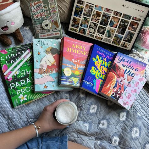 my fav books I’ve read this summer (so far) + why 🐚🌅🫶🏻 this summer has brought me so many good memories and some new favorite books so let’s talk about them!! —🥥 the paradise problem by @christinalauren (4.5 🌟) this book is the definition of a fun summer read! the characters are lovable and the audiobook was so amazing!! I was hooked every single page 🫶🏻 —🪴 heartstopper volume 5 by @aliceoseman (5 🌟) this series never fails to tug on my heartstrings and bring tears to my eyes and this book... Heartstopper Volume 5, Ashley Poston, Abby Jimenez, Pretty Books, Fav Books, Reading Aesthetic, Good Memories, Book Recs, Beautiful Books