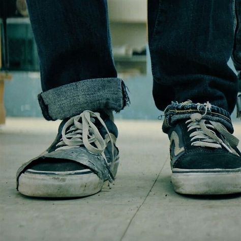 Warren Graham, Aesthetic Harry Potter, Jorge Martin, Skins Uk, Bad Kids, Shoes Vans, Backgrounds Wallpapers, Poses References, James Potter