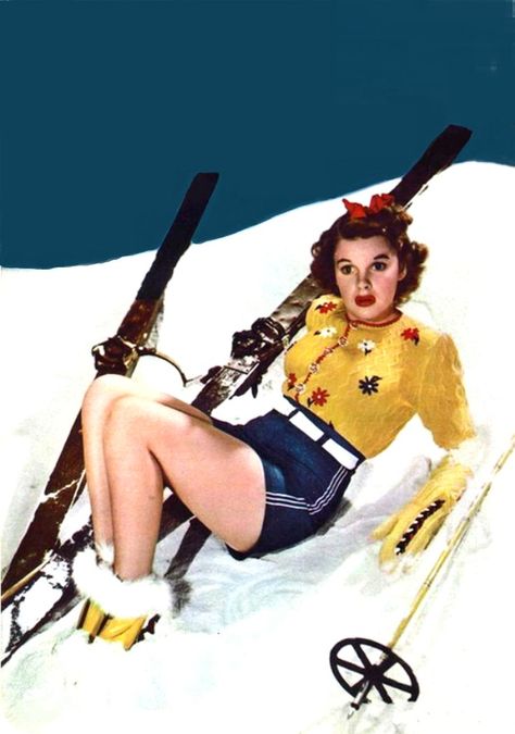 Mother of Liza Minelli, Judy Garland of Wizard of Oz fame Vintage Pinup Photoshoot, Celebrity Winter Style, Pinup Photoshoot, Christmas Trivia, Garland Christmas, Judy Garland, Vintage Pinup, Wizard Of Oz, Christmas Garland