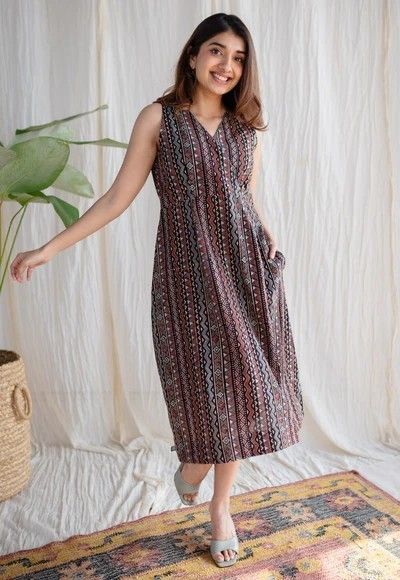 Ajrakh Dresses, Trending Maxi Dresses, Cotton Dress Pattern, Knee Length Dresses Casual, Casual Maxi Dresses, Simple Frock Design, Stylish Kurtis Design, Simple Frocks, Casual Frocks