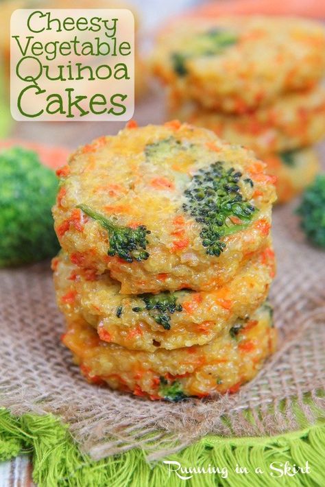 Cheesy Broccoli Quinoa Cakes recipe - only 6 Ingredients! This the best veggie quinoa patties or quinoa cakes recipe. Easy, healthy and delicious. Simple vegetarian main course recipes. / Running in a Skirt #quinoa #cheese #broccoli #healthy #vegetarian Kids Healthy Meals, Cheesy Broccoli Quinoa, Quinoa Cakes, Quinoa Patties, Broccoli Quinoa, Quinoa Cake, Vegetarian Main Course, Easy Baby Food Recipes, Vegetable Quinoa