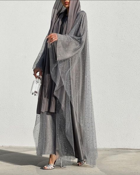 Abaya Designs Latest, Abaya Fashion Dubai, Abaya Outfit, Abaya Design, Mode Turban, Modest Fashion Hijab, Gaun Fashion, Muslim Fashion Hijab Outfits, Mode Abaya