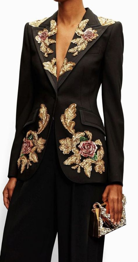 Floral Blazer Outfit, Tuxedo Women, Blazer Men, Embroidered Coat, Crepe Blazer, Blazer Women, Floral Blazer, Applique Dress, Moda Vintage