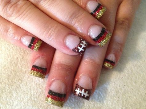 Football nails-49ers Nfl Nails Chiefs, Cheer Nails, Nails Football, 49ers Nails, Nfl Nails, Football Nail Designs, Football Nail Art, Football Nails, Finger Art