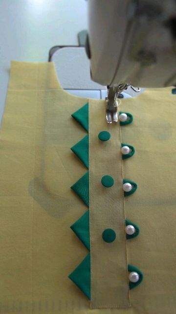 Chudi Neck Designs, Chudidhar Neck Designs, Diy Belt For Dresses, Tips And Trick, Churidar Neck Designs, Easy Dress Sewing Patterns, Latest Blouse Designs Pattern, Sewing Tips And Tricks, Sewing Tricks