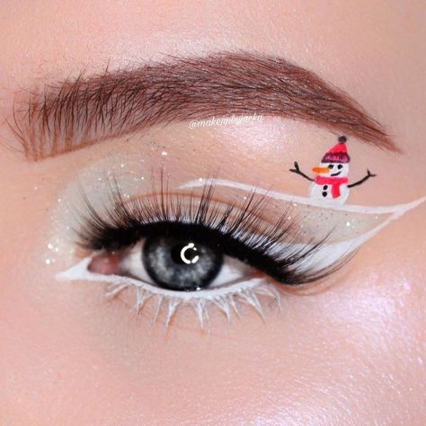 Reindeer Makeup, Christmas Eyeshadow Looks, Holiday Eye Makeup, Makeup Looks Winter, Xmas Makeup, Christmas Eyeshadow, Christmas Eye Makeup, Christmas Makeup Look, Holiday Makeup Looks