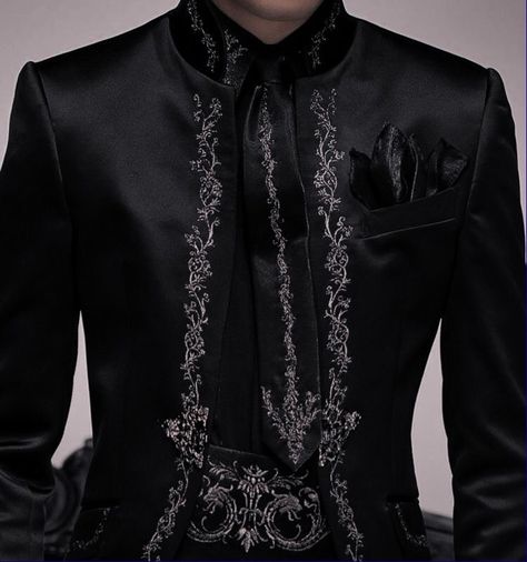 Masquerade Suit, Guys Prom Outfit, Prince Suit, Royal Core, King Outfit, Black Fairy, Outfits Hombre, Royal Outfits, Prom Outfits