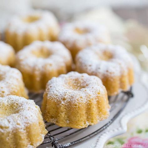 This butter cake recipe is simple as can be, but so good! I use this for everything from layer cakes, to bundts, to cupcakes. Pairs perfectly with any kind of topping and it's super-simple to make! Golden Butter Cake, Mini Bunt Cake, Bunt Cake Recipe, Mini Bundt Cakes Recipes, Kentucky Butter Cake, Mini Bundt, Butter Cake Recipe, Mini Bundt Cakes, Salty Cake