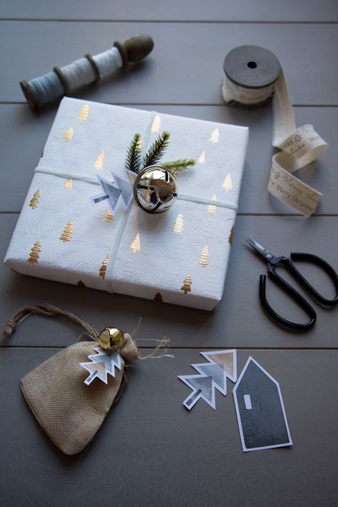 Nordic Christmas by www.ingoodcompany.co.za Xmas Wrapping Ideas, Nordic Xmas, Barbie Dog, Xmas Wrapping, Cool Wraps, Gift Wrapping Inspiration, Christmas Cottage, Gifts Wrapping Diy, Hello December