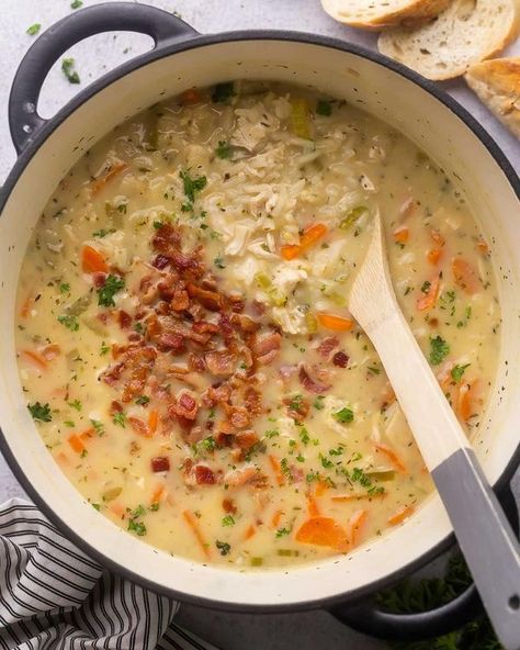 Crayons & Cravings Chicken Bacon Rice, Bacon Rice, Kielbasa Soup, Bacon Soup Recipes, Best Soups, Stew Dinner, Creamy Chicken And Rice, Rice Soup Recipes, Recipe Soup