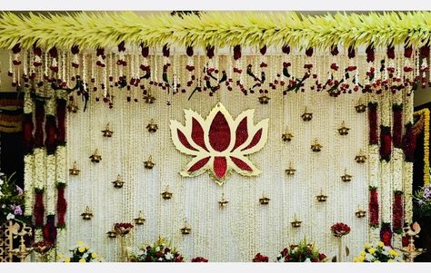 Pelli Kuthuru Decoration At Home, Annaprasana Decor, Annaprashan Decoration, Engagement Decorations Indian, Seemantham Decoration, Pelli Decoration, Bride Blouse, Traditional Backdrop, Leaf Decor Wedding