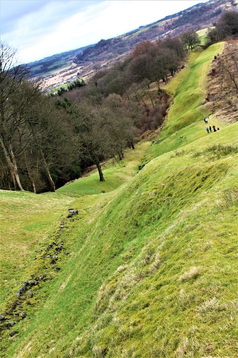 Antonine Wall, Ancient Britain, Wall Stretch, Roman Britain, Ancient Architecture, Roman Empire, Golf Courses, Scotland, Fort