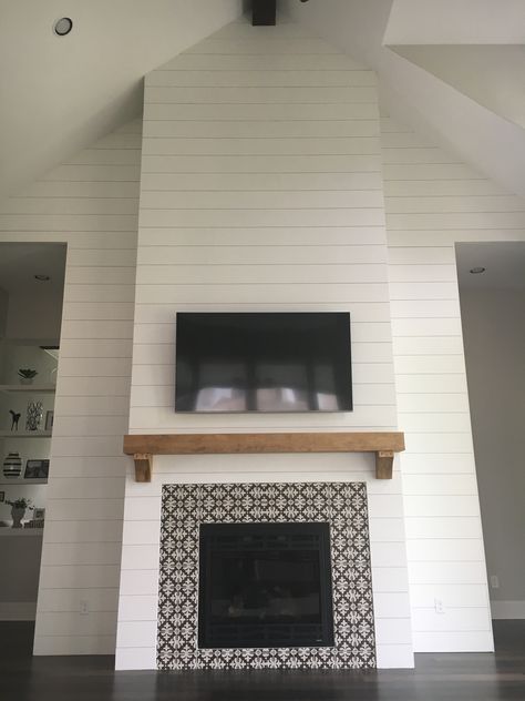 Shiplap fireplace Rustic Stone Fireplace, Natural Stone Fireplaces, Basement Carpet, Shiplap Fireplace, Concrete Fireplace, Small Basements, Lounge Ideas, Small Apartment Living Room, Fireplace Remodel